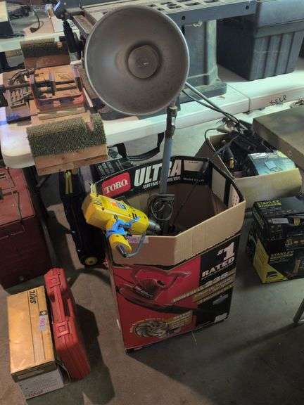 Shop light, DeWalt keyless chuck drill kit, Powr Kraft 1/2 drill and hard hats image