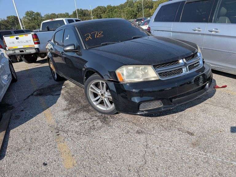 2011 DODGE AVENGER image