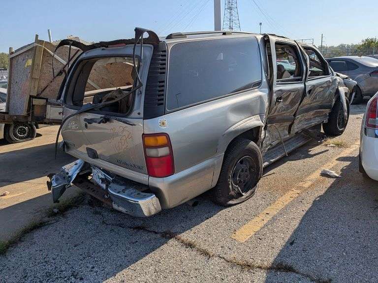 2003 CHEVROLET SUBURBAN image