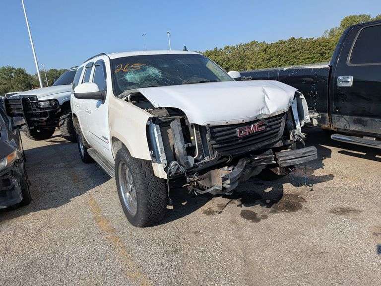 2011 GMC YUKON image