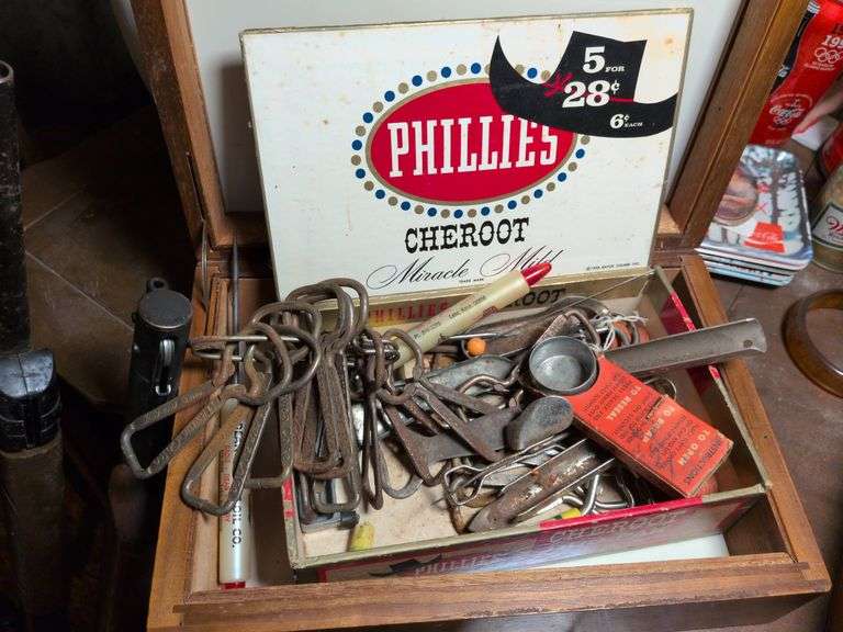 Bottle openers and cigar boxes image