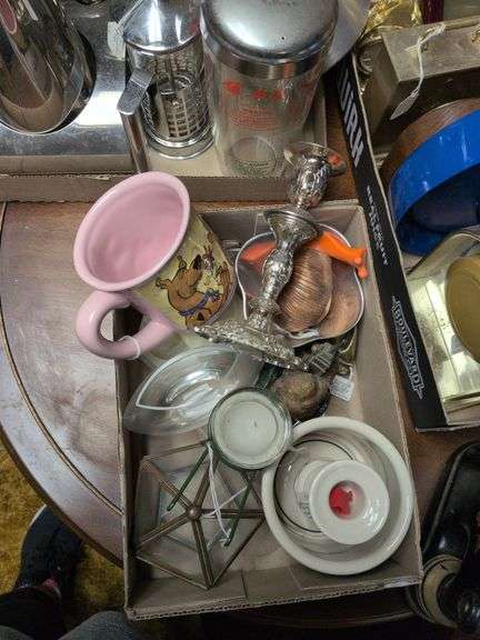 Decorative items image