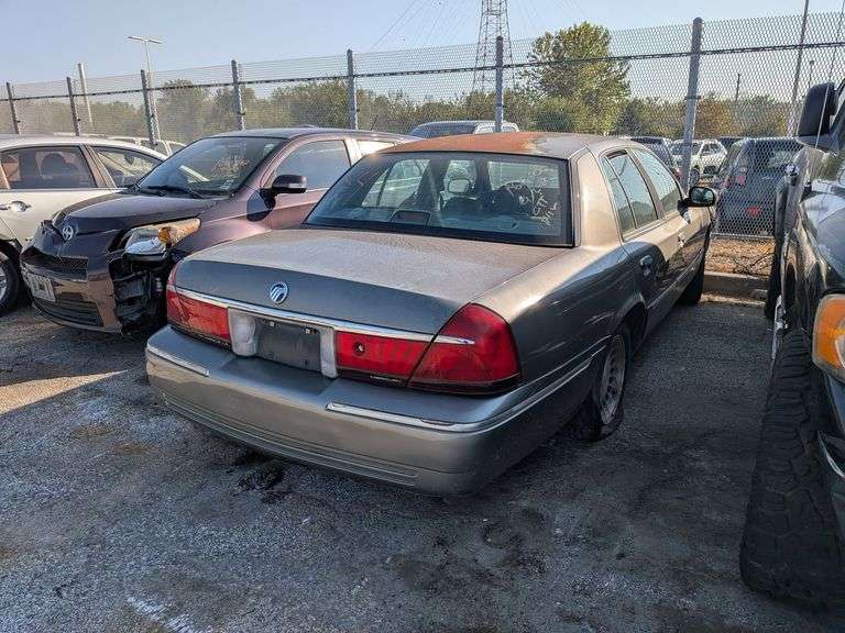 2000 MERCURY GRAND MARQUIS image