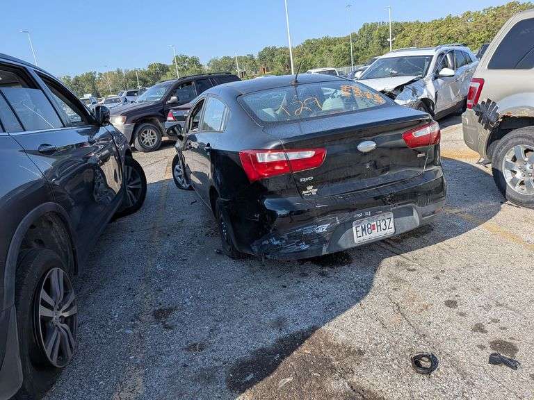 2015 KIA RIO image