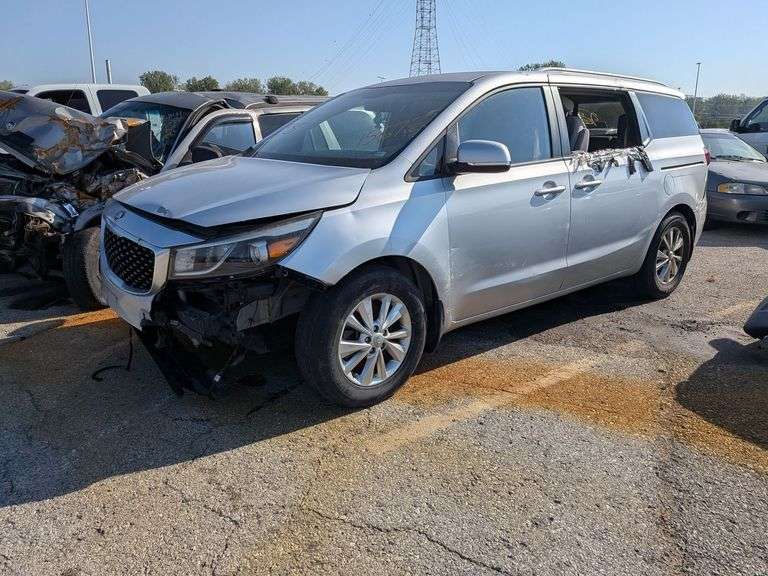 2016 KIA SEDONA image