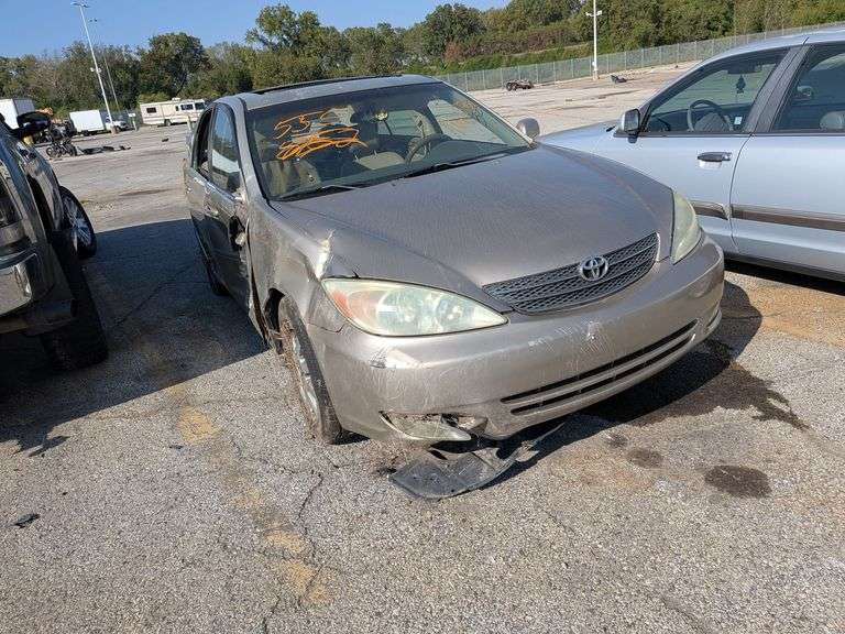 2004 TOYOTA CAMRY image