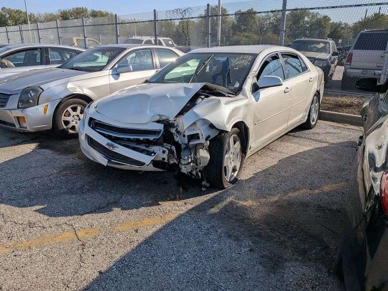 2010 CHEVROLET MALIBU image