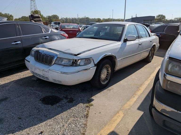 2000 MERCURY GRAND MARQUIS image