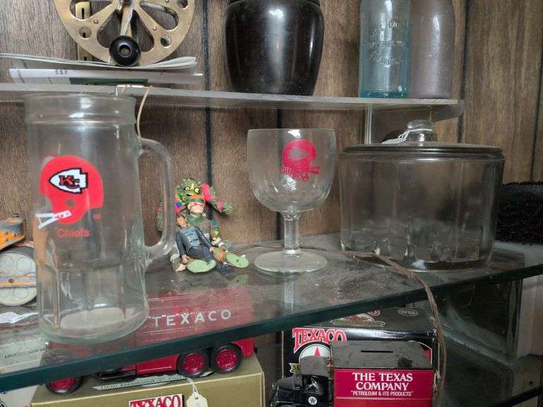 2 Chiefs glasses sanitary cheese preserving jar and figurines image