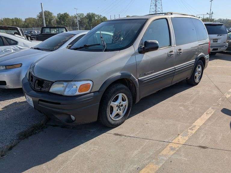 2002 PONTIAC MONTANA image