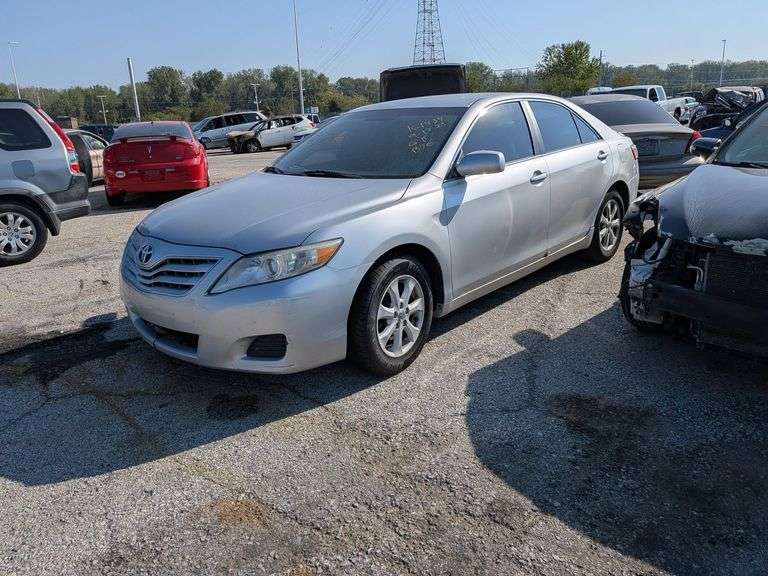 2011 TOYOTA CAMRY image