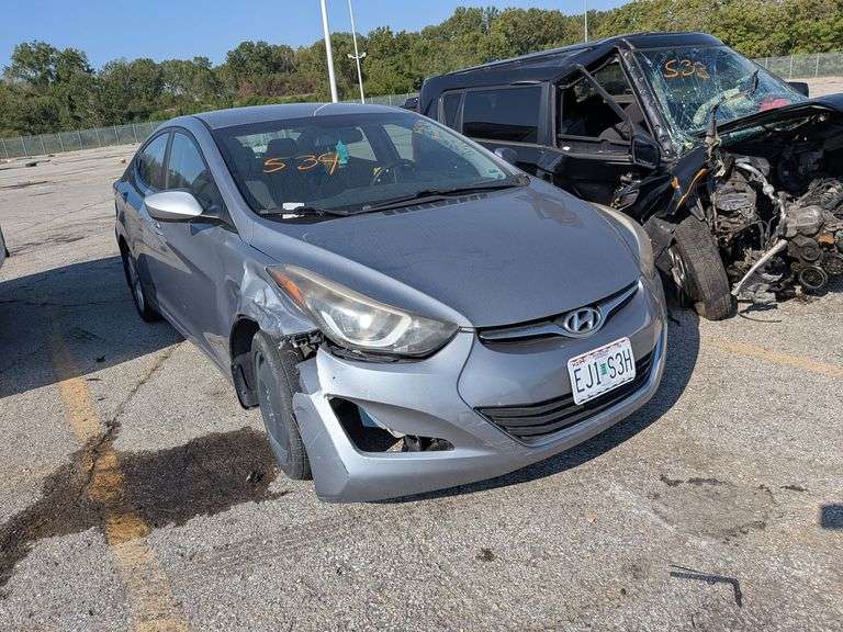 2015 HYUNDAI ELANTRA image