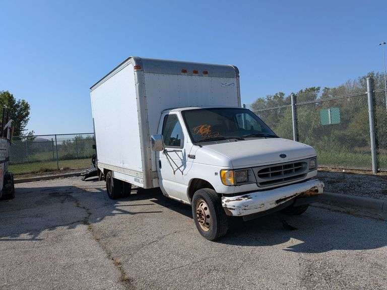 2001 FORD E-350 image