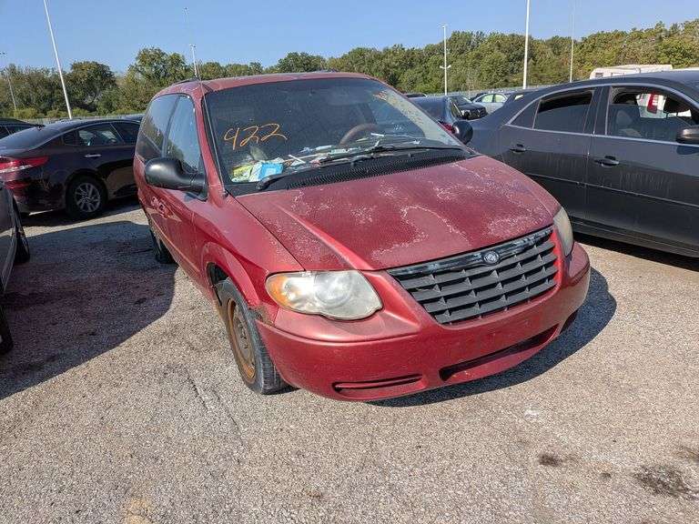 2005 CHRYSLER TOWN-COUNTRY image