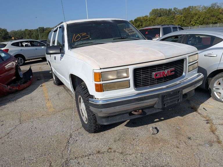 1997 CHEVROLET SUBURBAN image