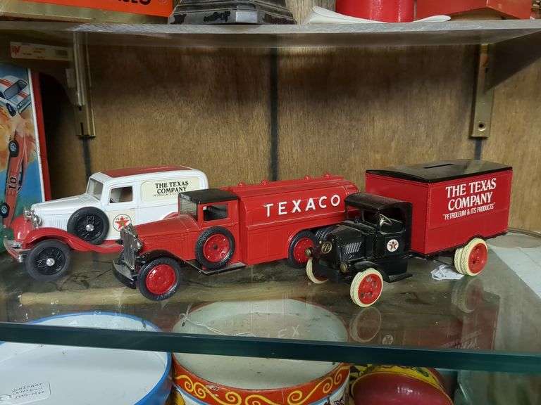 3 Ertl Texaco banks image