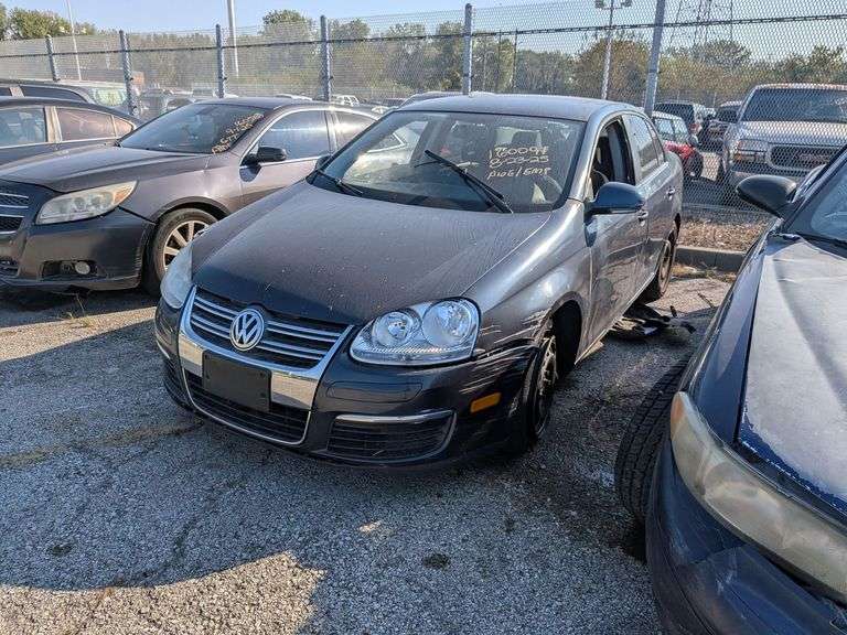 2010 VOLKSWAGEN JETTA image