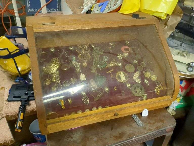 Jewelry box and contents image