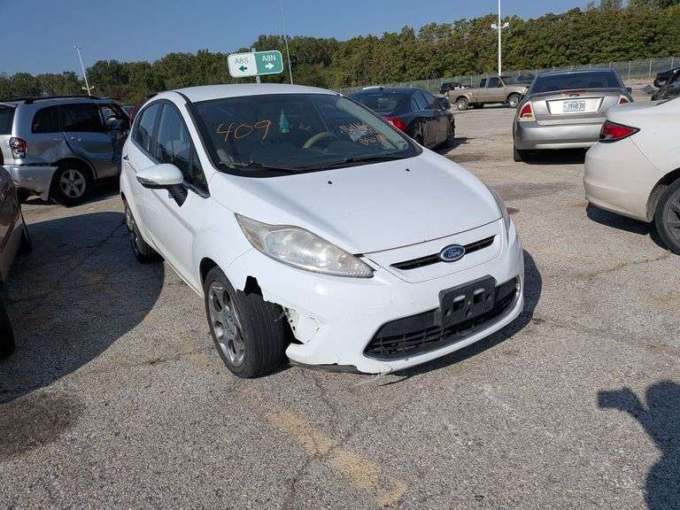 2011 FORD FIESTA image