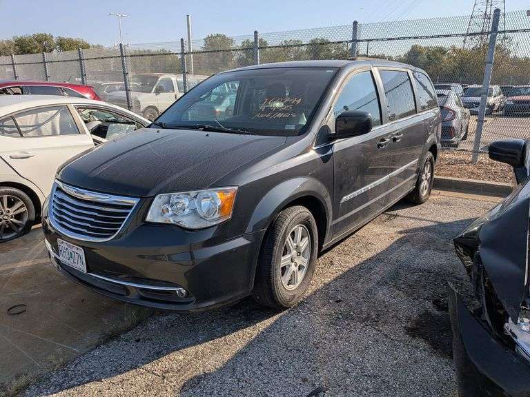 2012 CHRYSLER TOWN-COUNTRY image