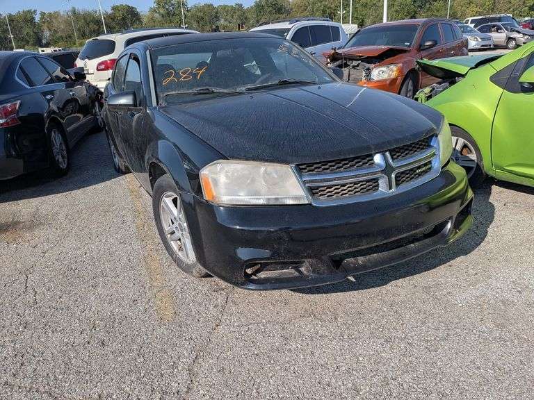 2012 DODGE AVENGER image