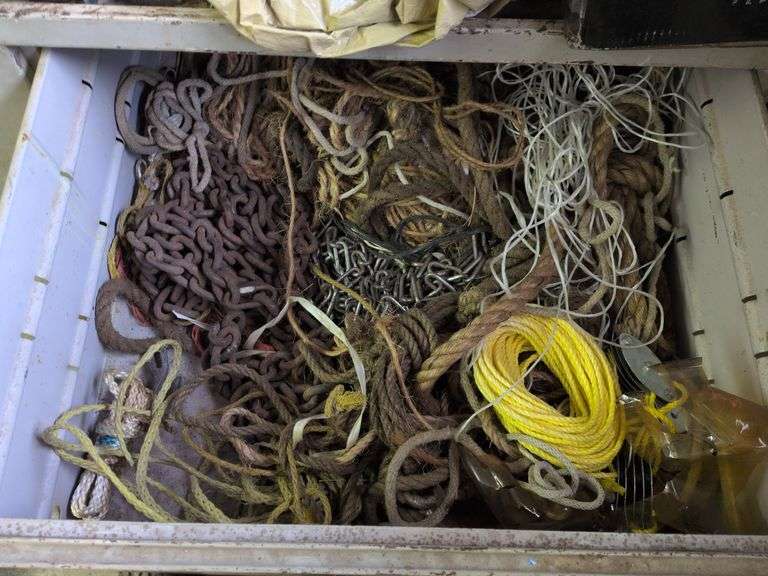 Chains and ropes image