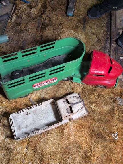 Marx Dairy truck and Wyandotte truck and trailer image