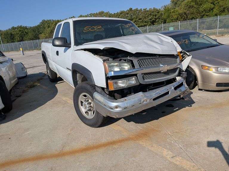 2004 GMC SIERRA image
