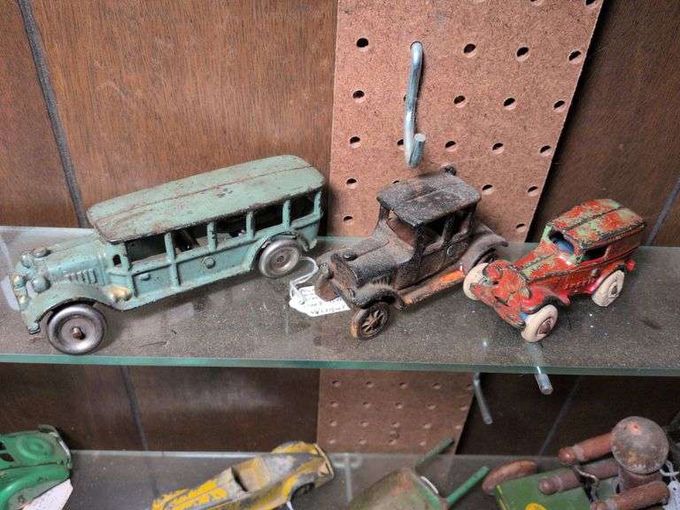 Arcade cast iron bus, cast iron coupe and cast iron coupe image