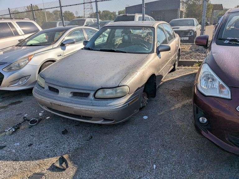 1999 OLDSMOBILE CUTLASS image