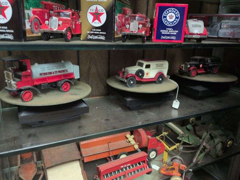 3 Ertl Texaco truck banks image