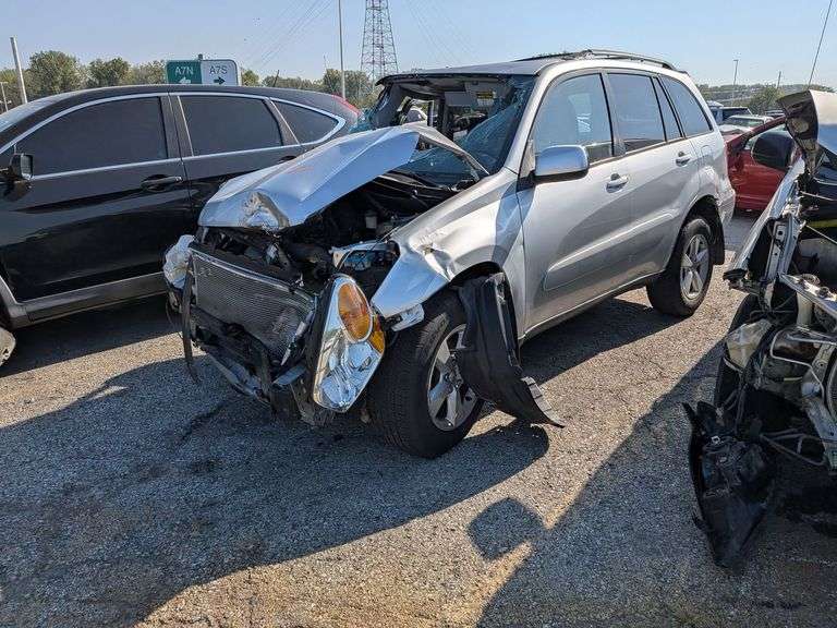 2005 TOYOTA RAV4 image