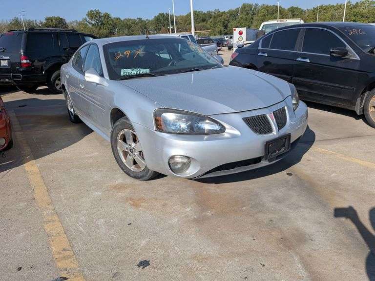 2005 PONTIAC GRAND PRIX image
