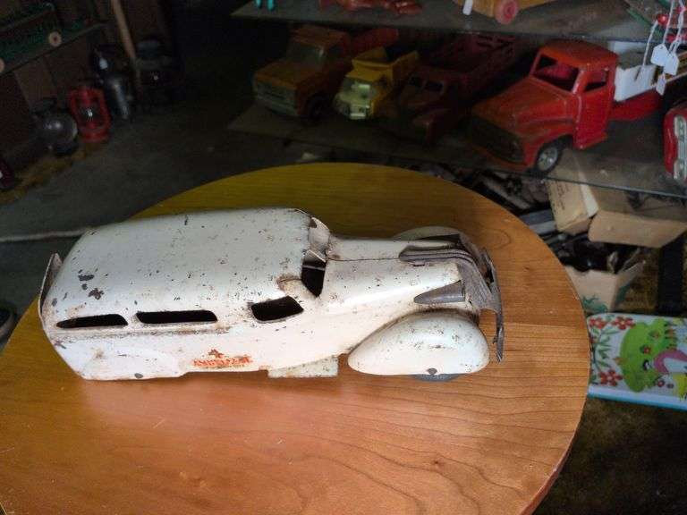 Vintage Wyandotte toy ambulance image