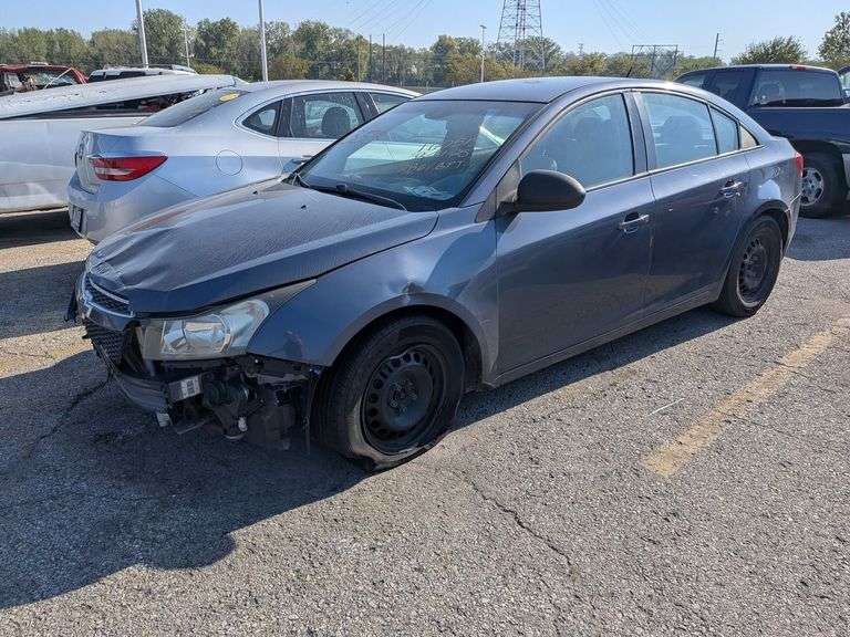 2013 CHEVROLET CRUZE image