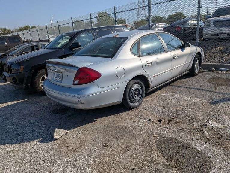 2003 FORD TAURUS image