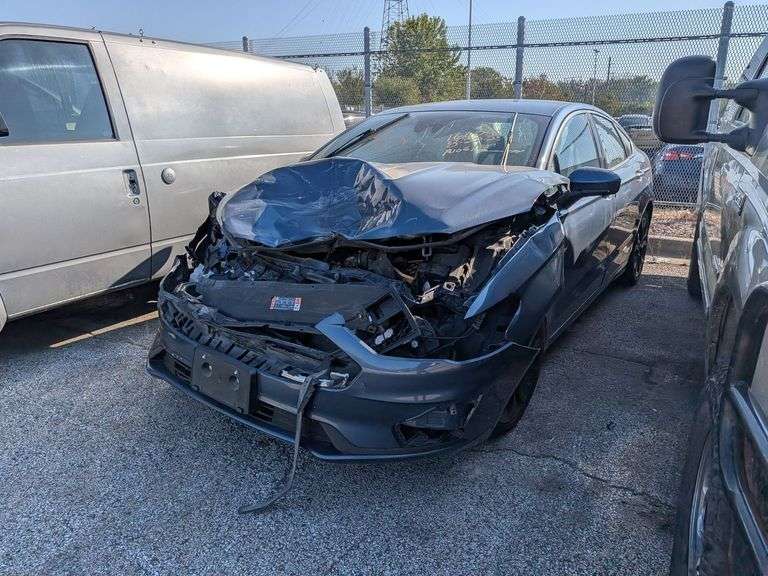 2019 FORD FUSION image