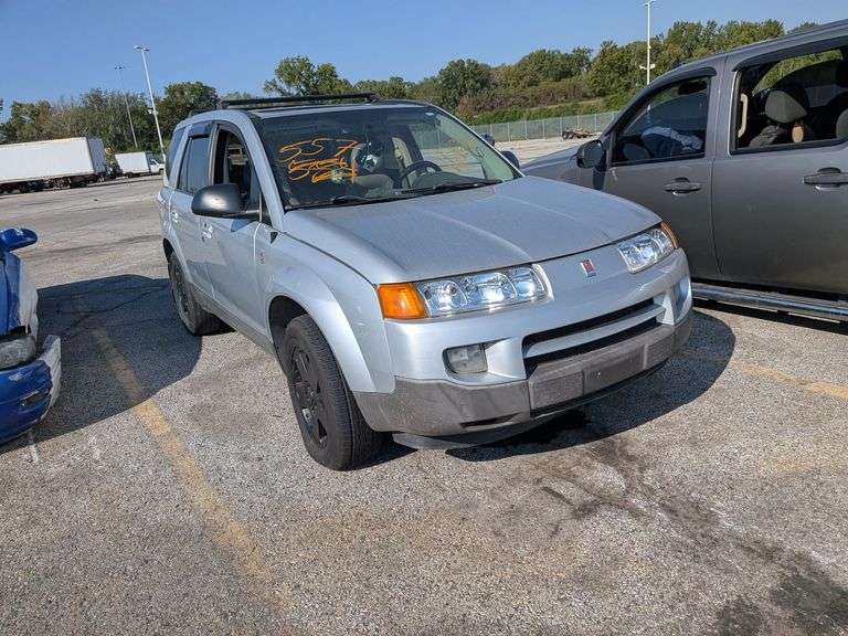 2004 SATURN VUE image