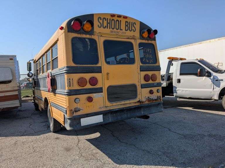 1996 INTERNATIONAL 3800 image