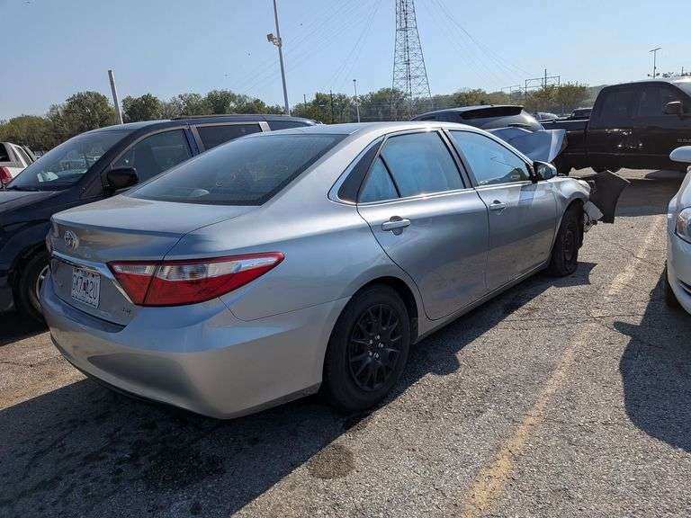 2015 TOYOTA CAMRY image