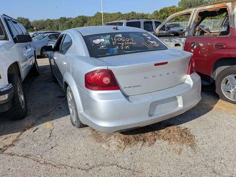 2012 DODGE AVENGER image