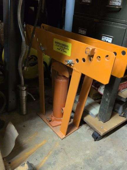 Central Hydraulics 12 ton pipe bender image