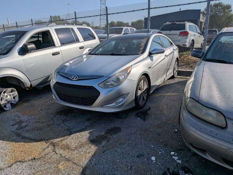 2013 HYUNDAI SONATA image