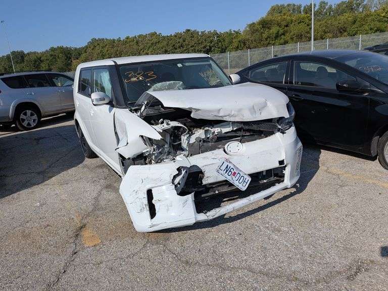 2015 TOYOTA SCION XB image