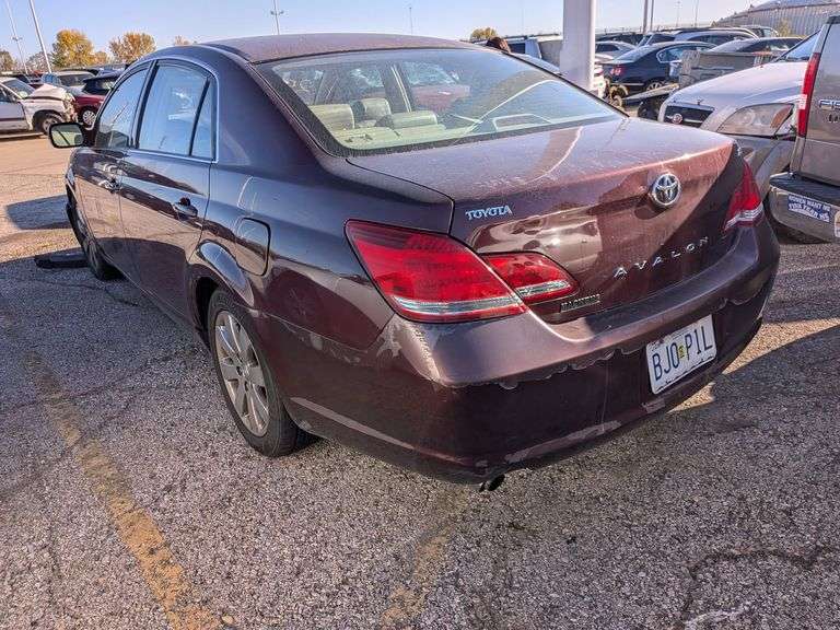 2007 TOYOTA AVALON image