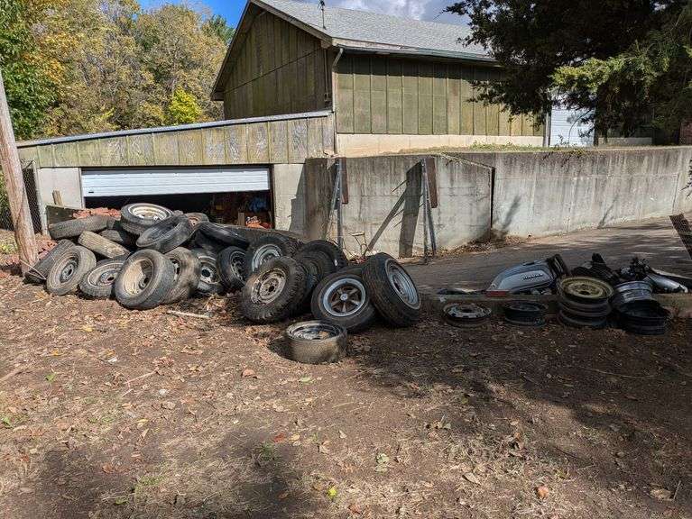 Bulk Tires and Wheels image