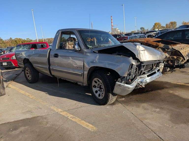 2002 CHEVROLET SILVERADO image
