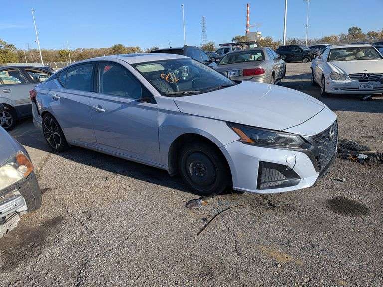 2024 NISSAN ALTIMA image