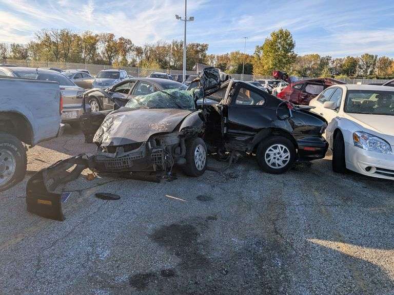 2002 PONTIAC SUNFIRE image