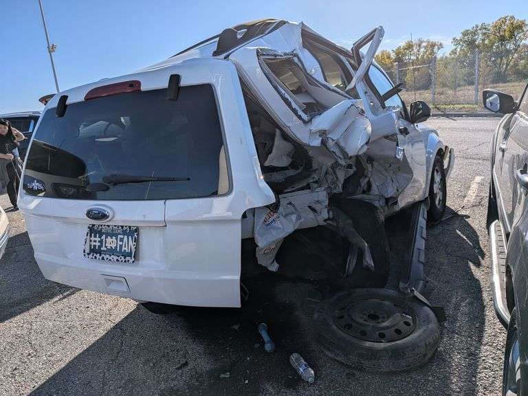 2011 FORD ESCAPE image